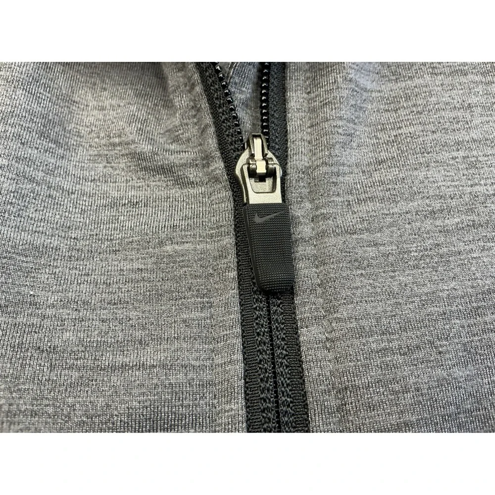 Nike Dri-FIT Jacket Gray Space Dye Full Zip Thumbhole Pockets Size L Athletic